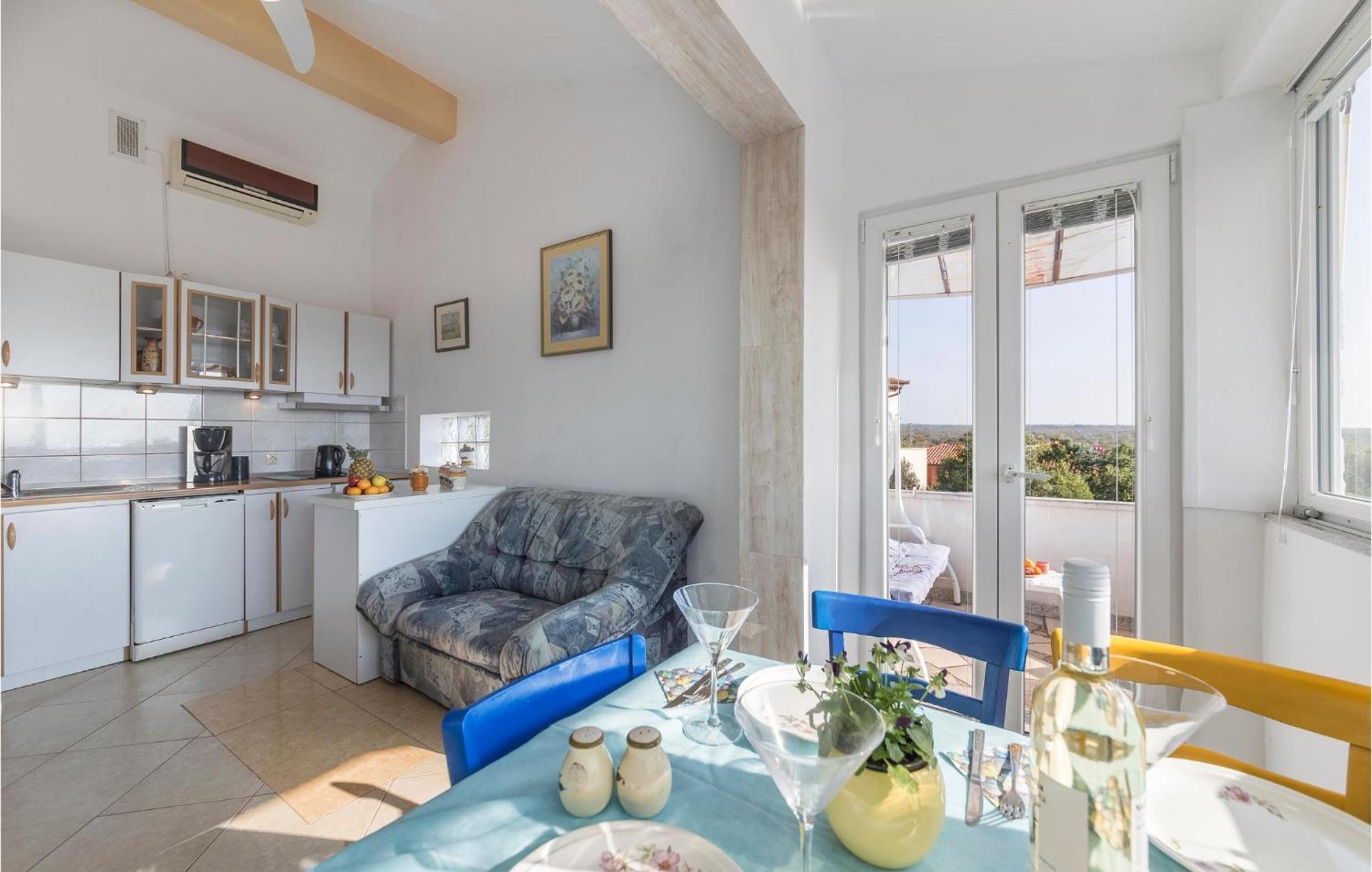 Beautiful Apartment In Barbariga With Kitchen Buitenkant foto
