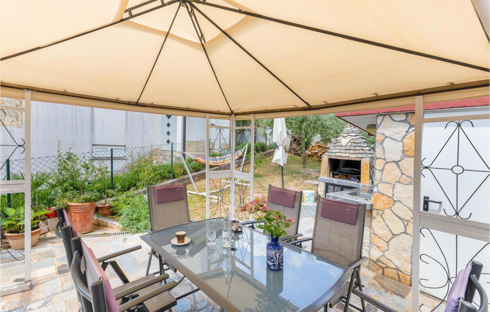 Beautiful Apartment In Barbariga With Kitchen Buitenkant foto